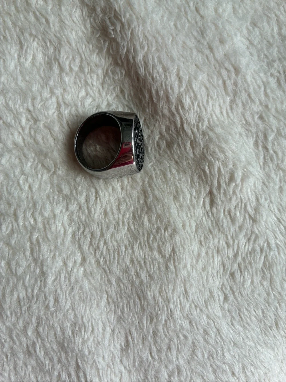 Argentina Silver Tone Round Wearable Charm Ring - Classic Medallion Design